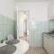 City View Apartment with Private Balcony - بوخارست