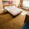 Days Inn by Wyndham Sherman