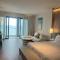 Luxury apt in A la cart residence - walk to Marina beach