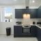 Marlborough Apartment in Prime Location - 4 Bedroom 4 Bathroom - Sleeps 8 - Free Parking, Self-Check-In, Workspace, Fast Wifi and Smart TV by Yoko Property - Coventry