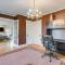 Spacious Home with Fenced Yard 6 Mi to Dtwn Denver! - 恩格尔伍德