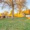 Spacious Home with Fenced Yard 6 Mi to Dtwn Denver! - 恩格尔伍德