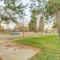 Spacious Home with Fenced Yard 6 Mi to Dtwn Denver! - 恩格尔伍德