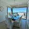 Amplio duplex al mar en manantiales