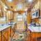 Hot Tub and Pool Table Spacious Sevierville Cabin! - 赛维尔维尔