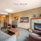 Falcon Crest Lodge by CLIQUE