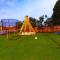 Spacious Family Fun with SUV Hire, Games, Full Kitchen - Trinity Beach