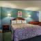 Wakeeney Motor Lodge - WaKeeney
