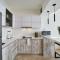 Luxury 2 Story Penthouse with Private Pool, Gym & Rooftop