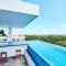 Luxury 2 Story Penthouse with Private Pool, Gym & Rooftop