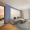 Holiday Inn Express Shenzhen Guangming by IHG - Free shuttle bus to and from the Shenzhen Baoan Airport - Shenzhen
