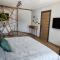 Pine & Wine Bathtub Apartment