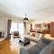 Spacious Family Apt in Glyfada - Афины