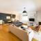 Spacious Family Apt in Glyfada - Афины