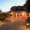 Villa Iluminada con chimenea, barbacoa y piscina cerca Playa