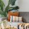 Highview 2 Queen bed 1 bath with gym, pool near southern cross