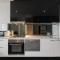 Highview 2 Queen bed 1 bath with gym, pool near southern cross