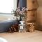 Spacious log cabin panoramic view and hot tub - Lii