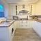 Large home with parking, shops, resturants lovely area wt parking and garden