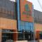 Chic 2BR Oasis Masdar City Escape - 阿布扎比
