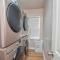 New 5 Star Luxury Home Sleeps 22 Near Airport