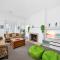 Quiet Newport Home with 2 Kings, Office, Short Walk to Ocean - Newport Beach