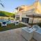 Standalone Villa in New Cairo, Private swimming pool and modern furniture - القاهرة