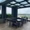 Isdian Suite Shah Alam - Huge Corner Lot Condo 3R2B 2 Covered Parking 50inch SmartTV Youtube with WiFi - Shah Alam