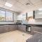 Unbeatable Rate for 4BR with Scenic Mountain Views by Deluxe Holiday Homes - 富查伊拉
