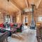 Charming Cabin With Wilderness Hot Tub