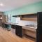 ECHO Suites Extended Stay by Wyndham Indianapolis AmeriPlex - انديانابوليس