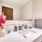 Cozy 2BR in Creek Edge Stunning Sea View - 2610 - Dubaj