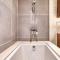 Cozy 2BR in Creek Edge Stunning Sea View - 2610 - Dubaj
