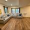 31R Brand new log home on quiet side street in Bethlehem, close to Main Street! 20 min to skiing - بيثليهيم