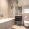 Apartment Thirty Three Staines Upon Thames - Free Parking - Heathrow - Thorpe Park - Staines