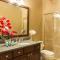 Radiant 4 Bdrm Retreat with Golf Course Views at Reunion - 基西米