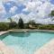Radiant 4 Bdrm Retreat with Golf Course Views at Reunion - 基西米