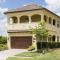 Radiant 4 Bdrm Retreat with Golf Course Views at Reunion - 基西米