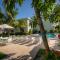 Palm Cay 6