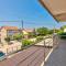 Reizendes Apartment mit Meerblick, privater Terrasse, Sonnenschutz, Waschmaschine - Crikvenica