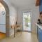 Lauschiges Apartment mit 60m2 Pool, Babybett, Waschmaschine, Grillbereich - nur 800 Meter zum Strand - Poreč