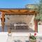 Lauschiges Apartment mit 60m2 Pool, Babybett, Waschmaschine, Grillbereich - nur 800 Meter zum Strand - Poreč