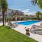 Lauschiges Apartment mit 60m2 Pool, Babybett, Waschmaschine, Grillbereich - nur 800 Meter zum Strand - Poreč