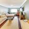 Lake-View Couples Retreat in Hot Springs! - 温泉城