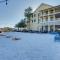 Steps to Shore Windmark Beach Retreat with Balcony! - Highland View