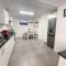 Modern 8 Sleeper home in trendy Observatory - 开普敦