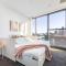 Riverfront 2 Bedroom Apt in Brisbane City with Parking - Brisbane