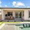 Fairway Gem by VARE PoolSpaPutting Green - إنديو