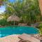 South Seas - هولمز بيتش