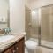 Bright 6 Bdrm House with Pool and Spa in Encore